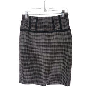 The Limited Collection Womens Midi Skirt Size 4. Black & White